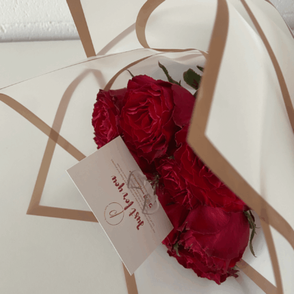 Luxury Bouquet of 10 Roses